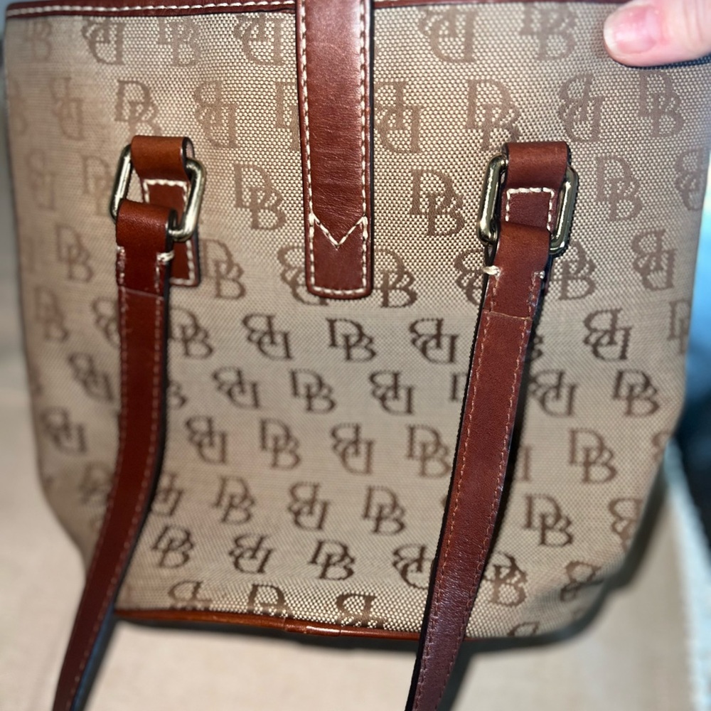 Signature Logo Bucket Handbag - Picture 4 of 9